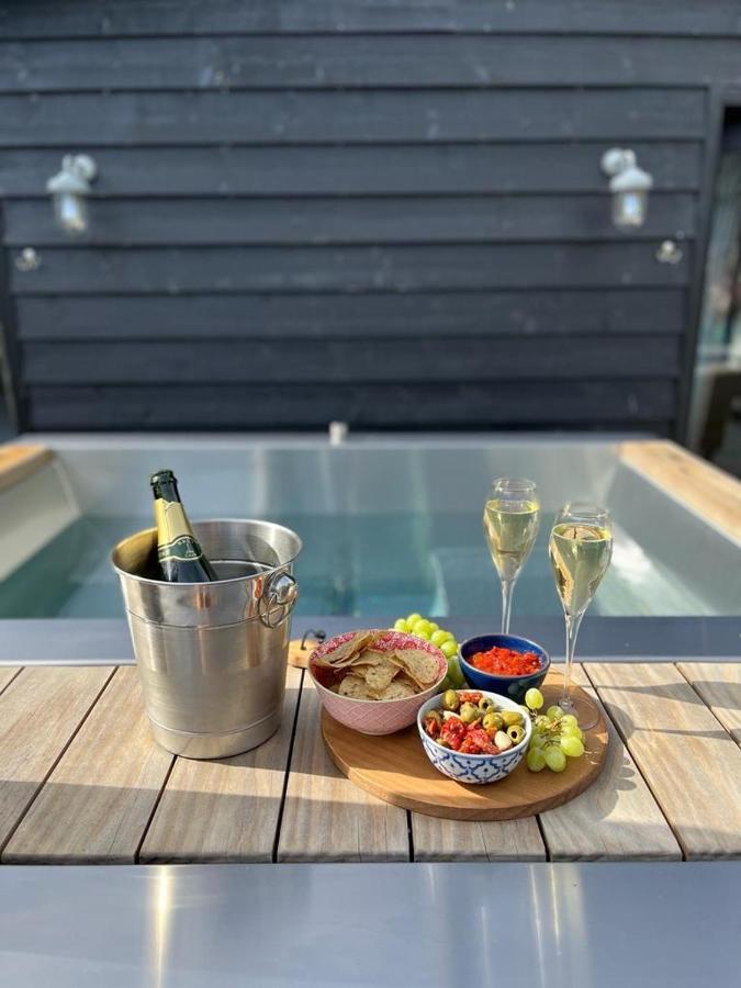 Luxury Barn With Hot Tub, Spa Treatments, Private Dining Little Budworth Exterior foto