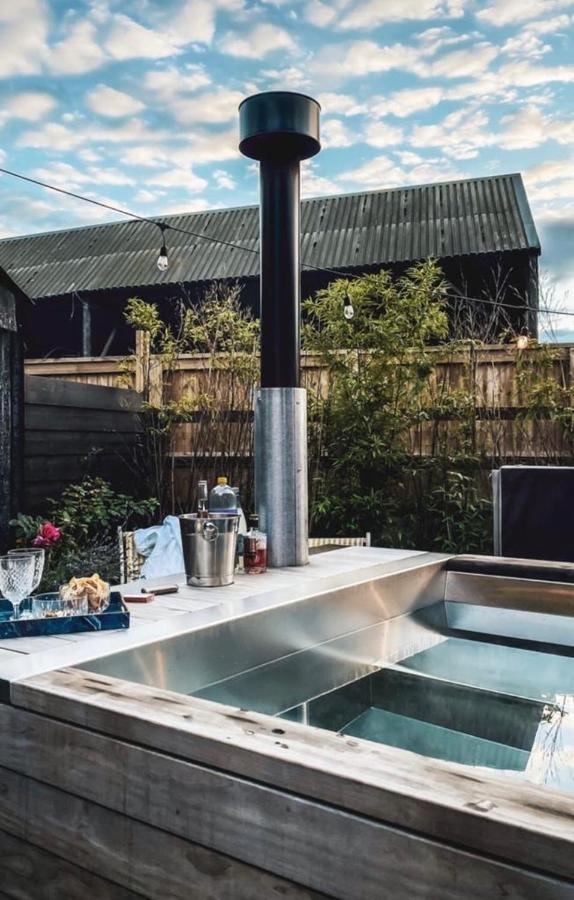 Luxury Barn With Hot Tub, Spa Treatments, Private Dining Little Budworth Exterior foto